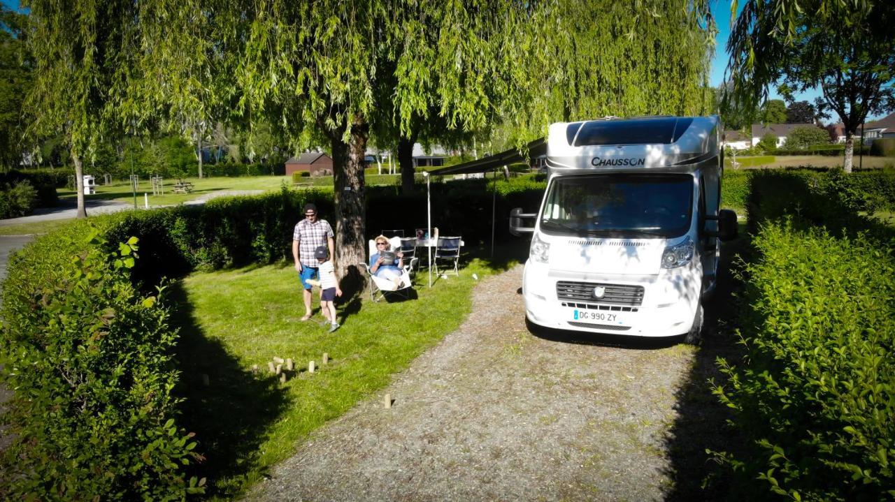 Camping Des Loisirs Evron Évron Exterior foto